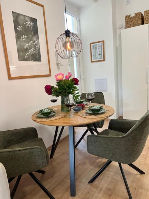 Ilka Apartment *